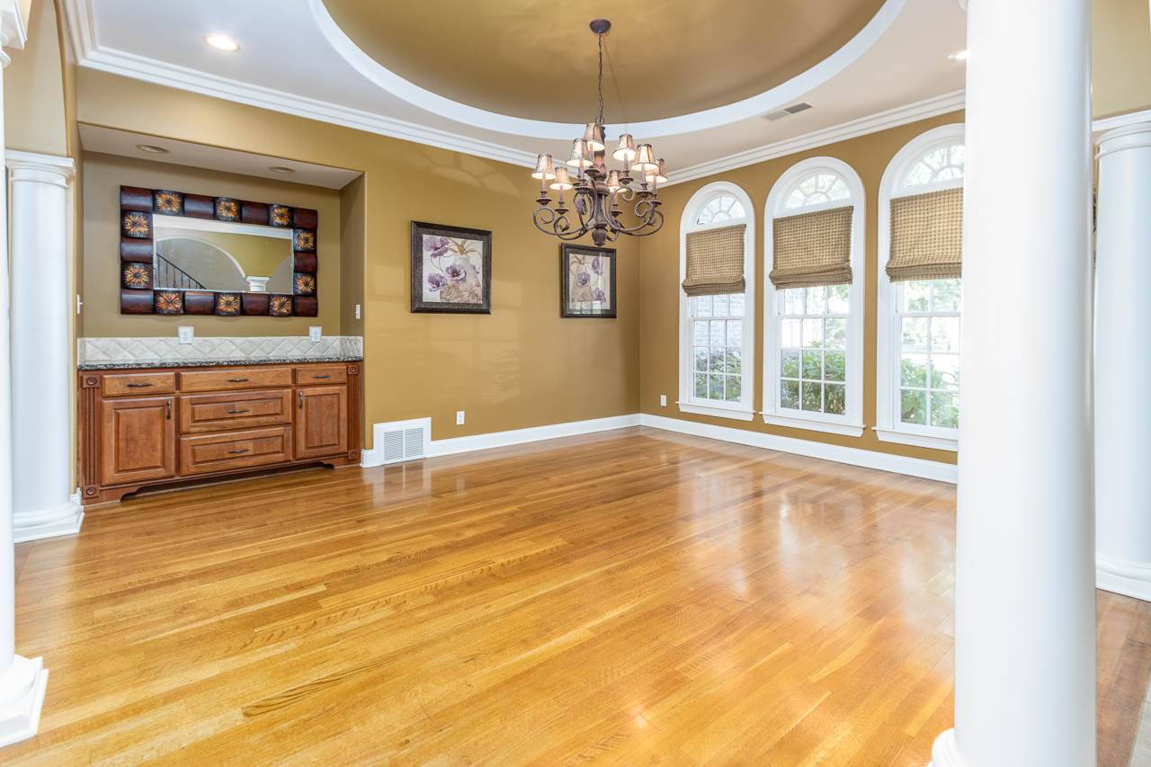 1085 Summer Spring Road Collierville, TN 38017 - Photo 3 of 25 Had Built-In Buffet