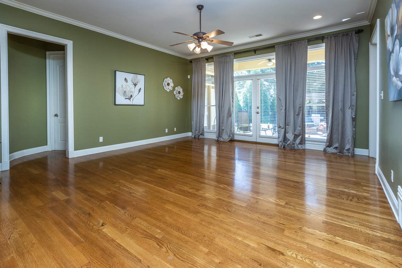 1085 Summer Spring Road Collierville, TN 38017 - Photo 4 of 25 Tons of Natural Light!