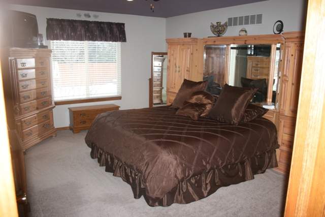 58 Rella Rae Avenue Marysville, MI 48040 - Photo 10 of 25 31090564-9.JPG