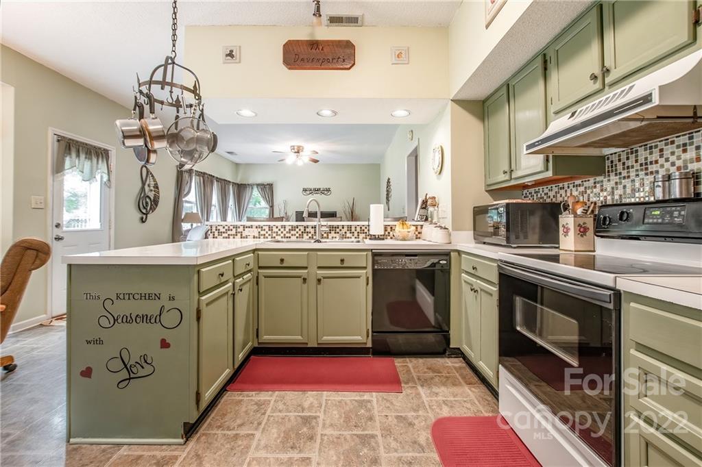 9601 Marshbrooke Road Matthews, NC 28105 - Photo 11 of 28 Gallery Image 11