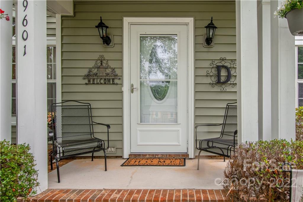 9601 Marshbrooke Road Matthews, NC 28105 - Photo 2 of 28 Gallery Image 2