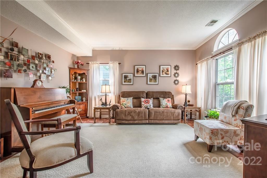 9601 Marshbrooke Road Matthews, NC 28105 - Photo 6 of 28 Gallery Image 6