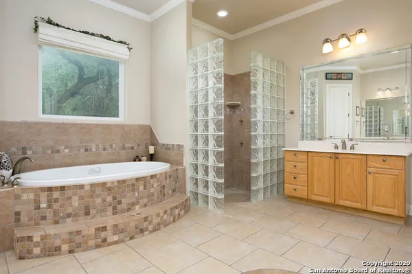 $5,000 | 26807 Interstate 10, Unit 3, Boerne, TX 78006