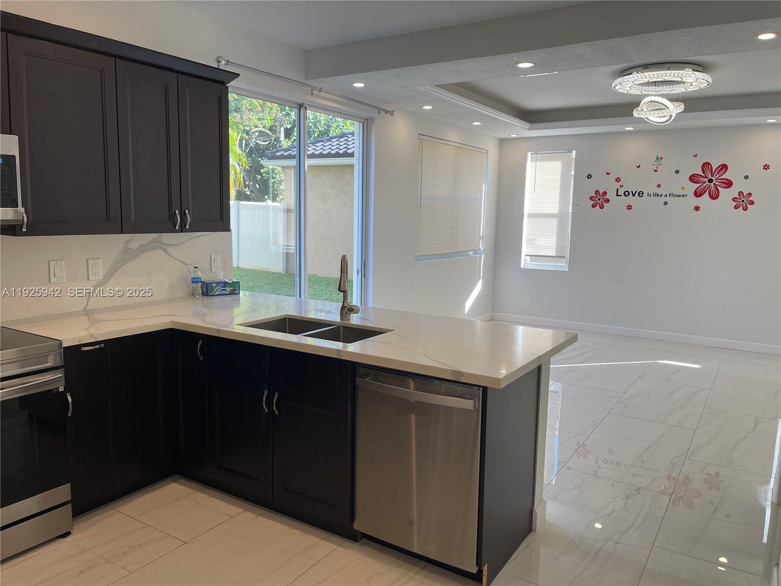 10739 Oak Bend Way Wellington, FL 33414 - Photo 5 of 20