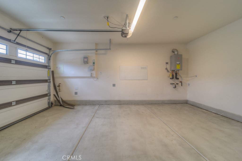 9596 Trailhead Lane Moreno Valley, CA 92557 - Photo 18 of 67 an empty room with a empty space