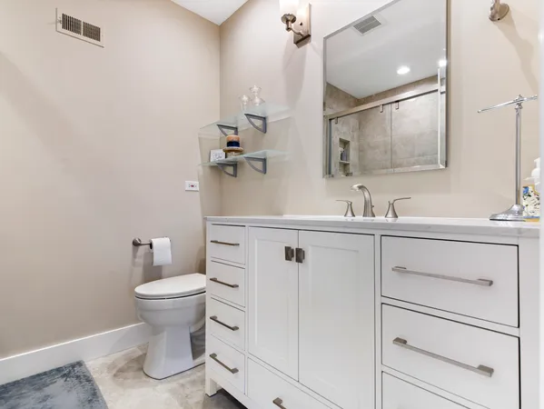 $475,000 | 186 Shoreline Road, Lake Barrington, IL 60010