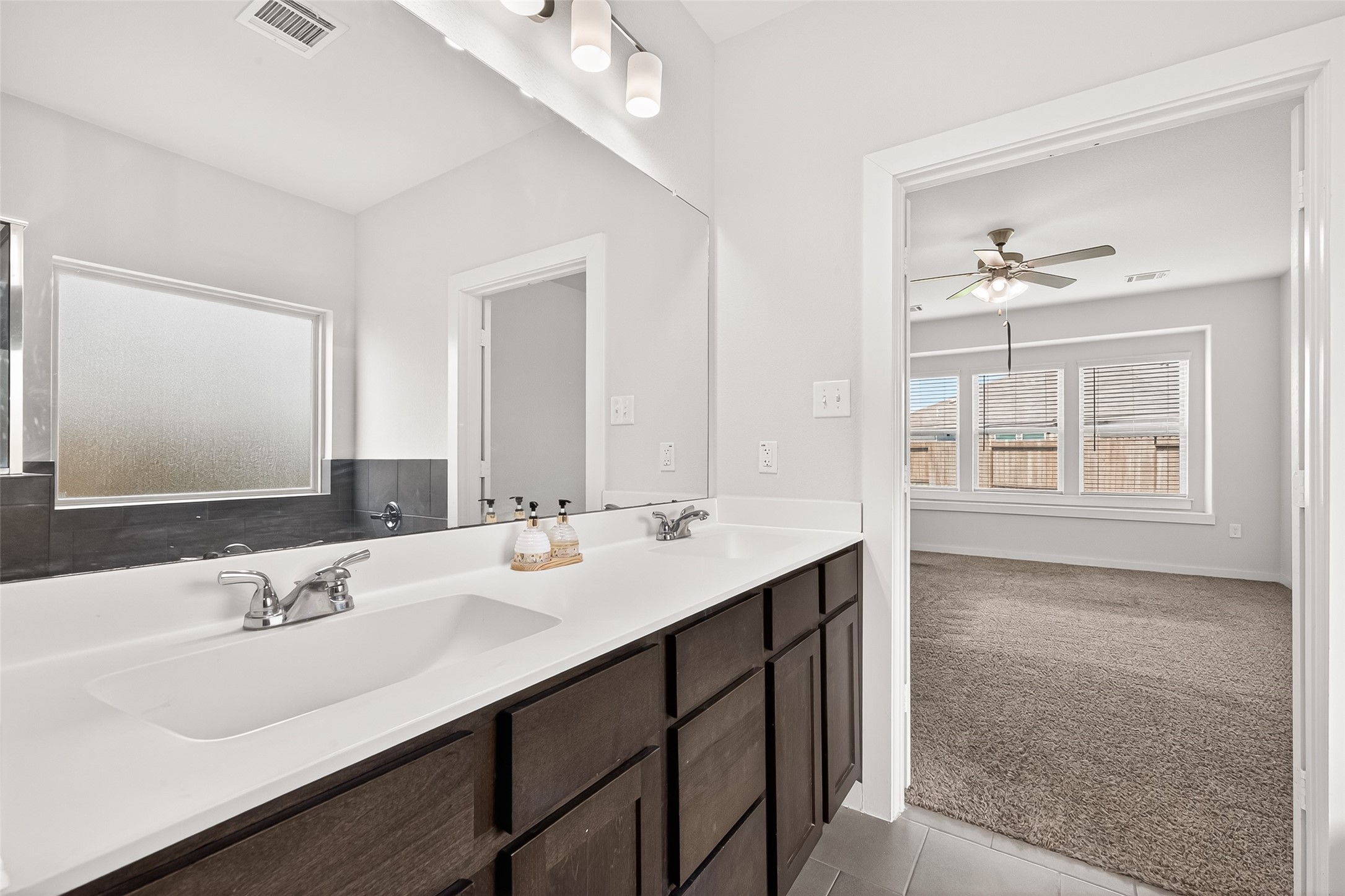 6803 Alamitos Court Rosharon, TX 77583 - Photo 28 of 48