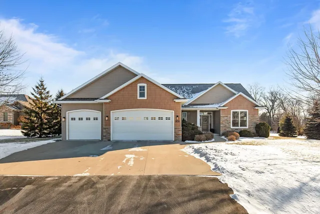 $549,900 | 1928 Timberline Drive, Oshkosh, WI 54904
