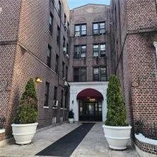 $419,000 | 590 Parkside Avenue, Unit 3AW | Prospect Lefferts Gardens