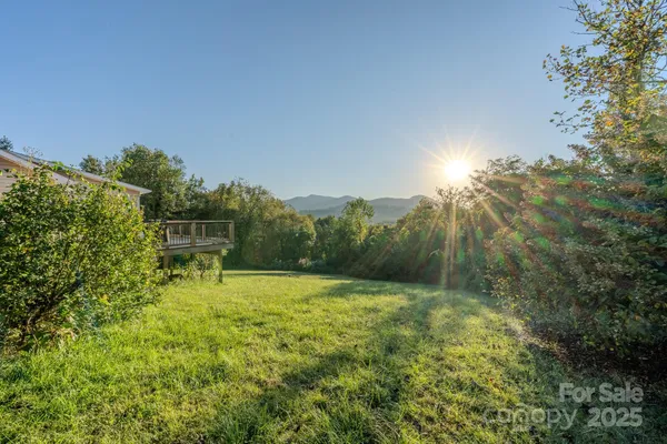 $425,000 | 565 Overlook Drive, Spruce Pine, NC 28777