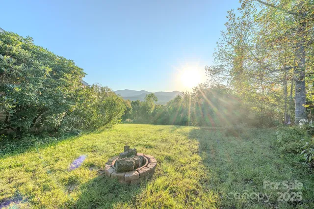 $462,000 | 565 Overlook Drive, Spruce Pine, NC 28777