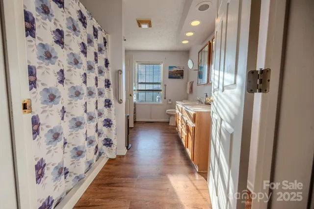 $462,000 | 565 Overlook Drive, Spruce Pine, NC 28777