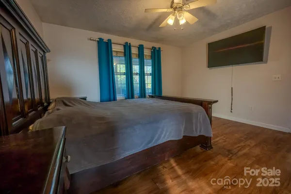 $425,000 | 565 Overlook Drive, Spruce Pine, NC 28777