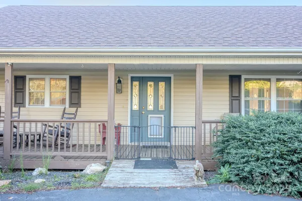 $425,000 | 565 Overlook Drive, Spruce Pine, NC 28777