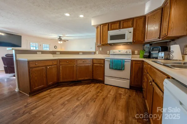 $425,000 | 565 Overlook Drive, Spruce Pine, NC 28777