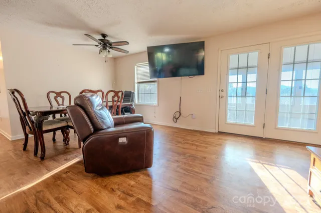 $462,000 | 565 Overlook Drive, Spruce Pine, NC 28777