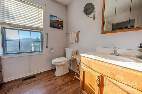 $425,000 | 565 Overlook Drive, Spruce Pine, NC 28777