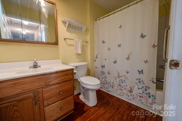 $425,000 | 565 Overlook Drive, Spruce Pine, NC 28777
