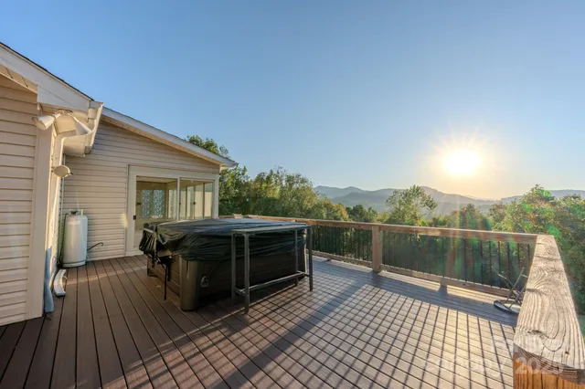 $462,000 | 565 Overlook Drive, Spruce Pine, NC 28777