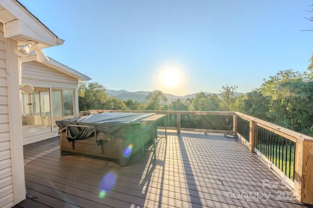 $462,000 | 565 Overlook Drive, Spruce Pine, NC 28777