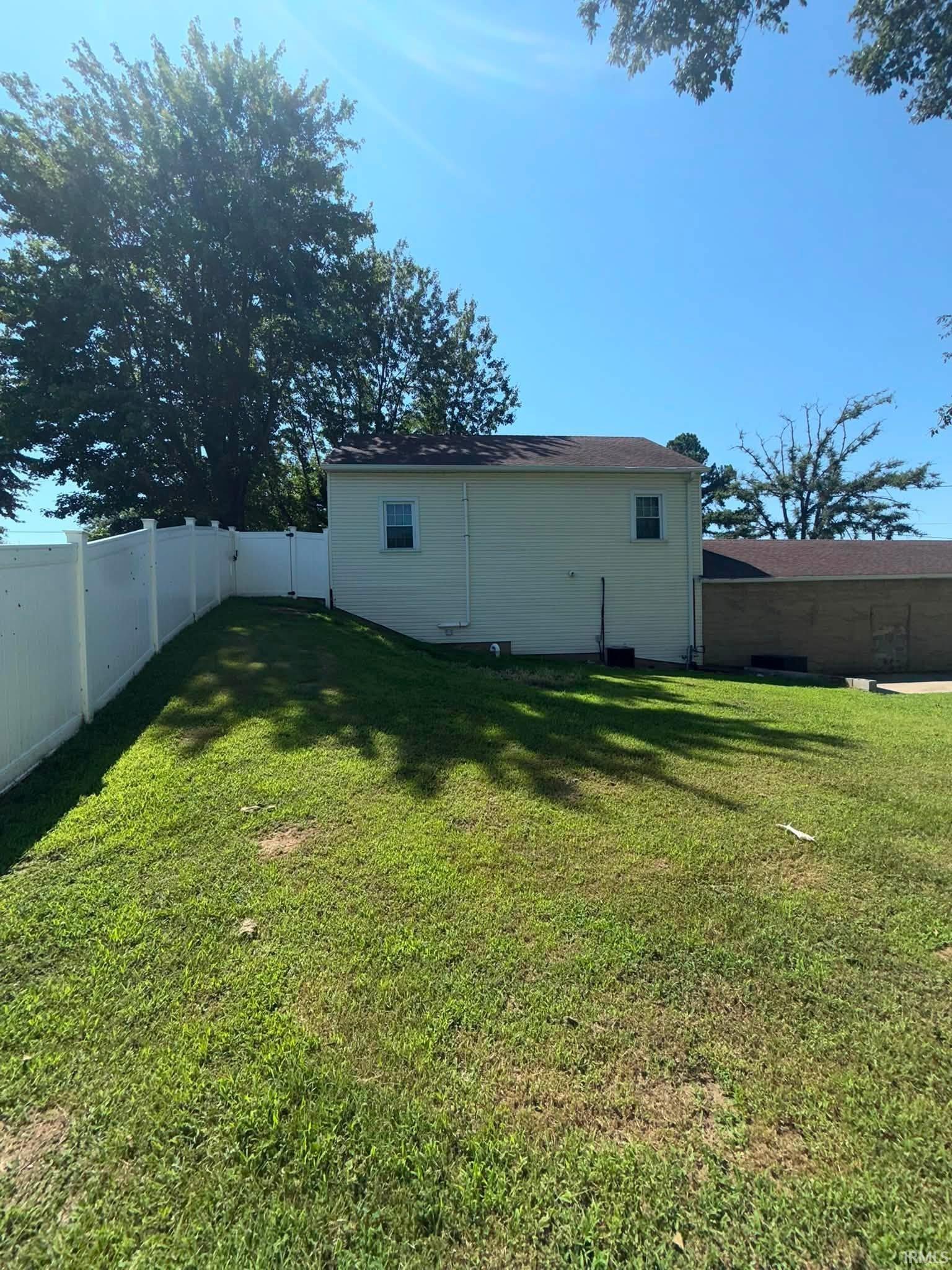 204 State Street Oaktown, IN 47561 - Photo 24 of 37
