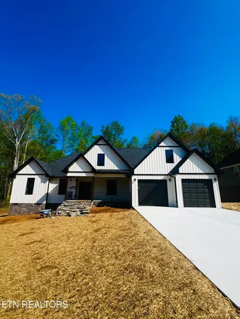 $599,900 | 331 Shadows Lawn Drive, Athens, TN 37303