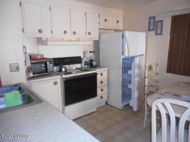 141 West Rosa Drive Green Valley, AZ 85614 - Photo 8 of 20
