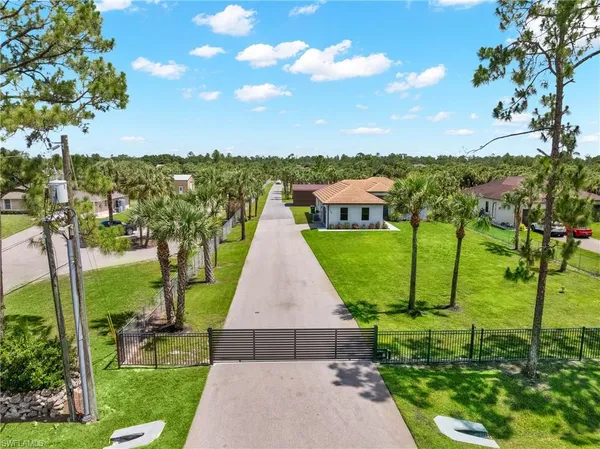 $1,999,999 | 2759 18th Avenue Southeast, Naples, FL 34117