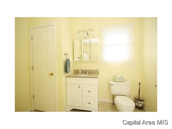 107 Rutledge Petersburg, IL 62675 - Photo 17 of 23 Gallery Image 17