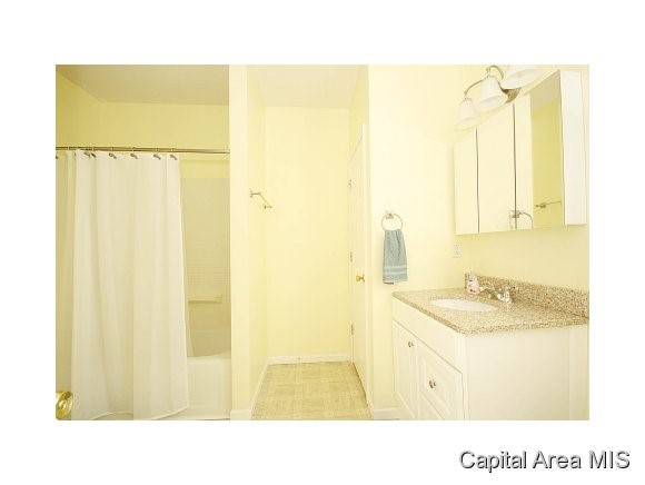 107 Rutledge Petersburg, IL 62675 - Photo 18 of 23 Gallery Image 18