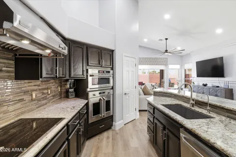 $579,000 | 6333 East Viewmont Drive, Unit 85, Mesa, AZ 85215