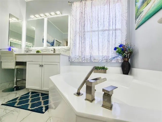 $1,099,999 | 6600 Northwest 56th Drive, Coral Springs, FL 33067