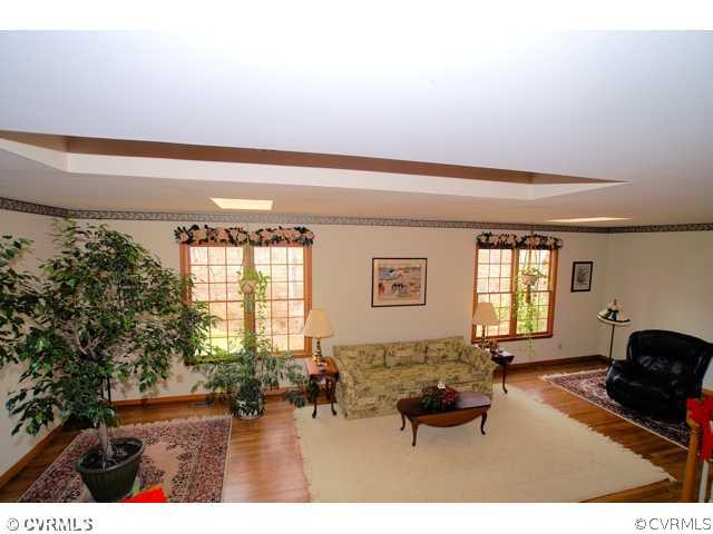 8523 Goddin Road Ashland, VA 23005 - Photo 11 of 12 Living Room