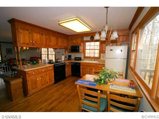 8523 Goddin Road Ashland, VA 23005 - Photo 6 of 12 Kitchen