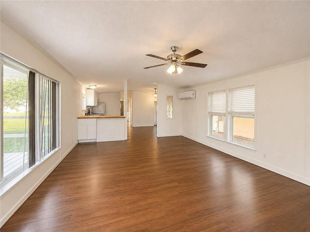 809 West 9th Street Baxter Springs, KS 66713 - Photo 4 of 16