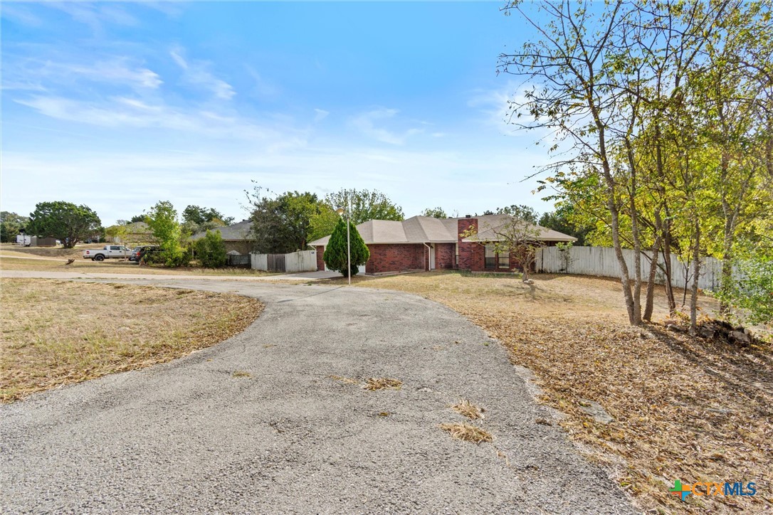 180 County Road 4933 Kempner, TX 76539 - Photo 3 of 24 a view of outdoor space with city view