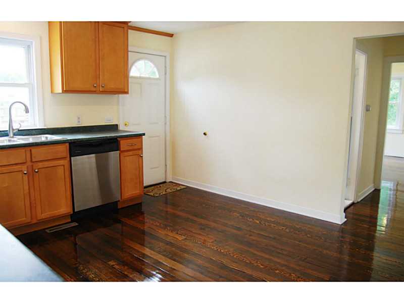 30 Horse Neck Road Warwick, RI 02889 - Photo 11 of 24 Kitchen.