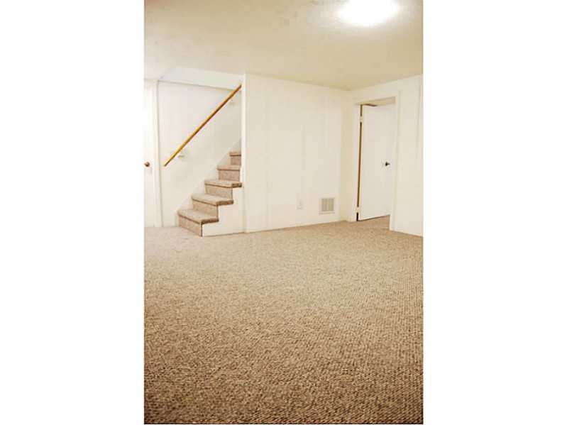 30 Horse Neck Road Warwick, RI 02889 - Photo 16 of 24 Den/Family/Great Room.