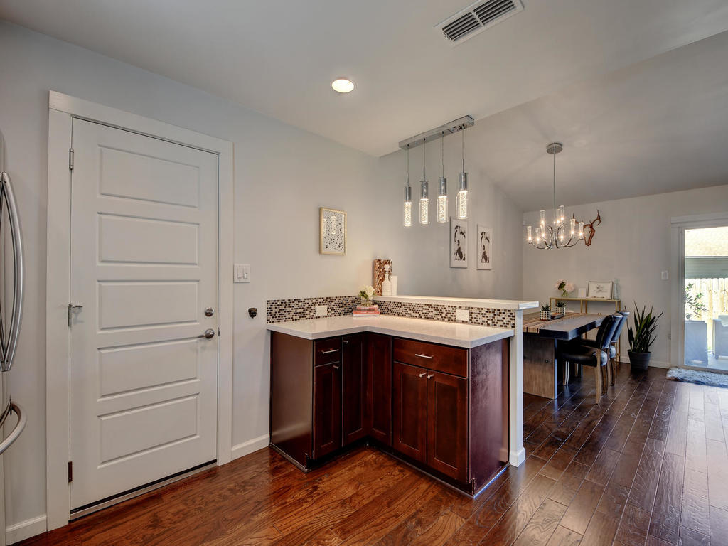 5320 Presidio Road Austin, TX 78745 - Photo 12 of 37