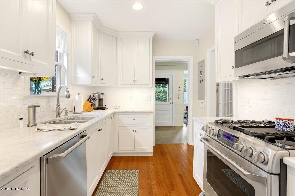 4123 London Road Jacksonville, FL 32207 - Photo 11 of 37 Kitchen