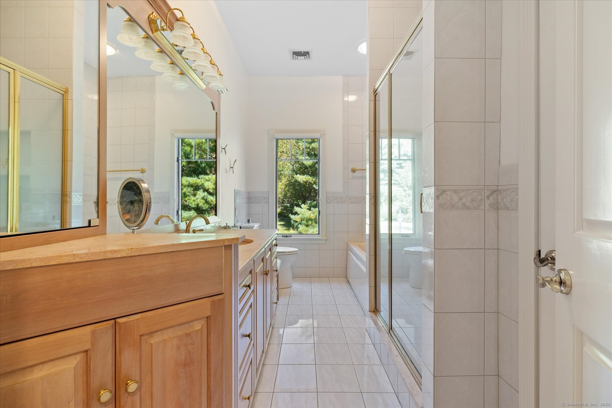 21-40 Howard Road Union, CT 06076 - Photo 12 of 40 a room with a washer and dryer