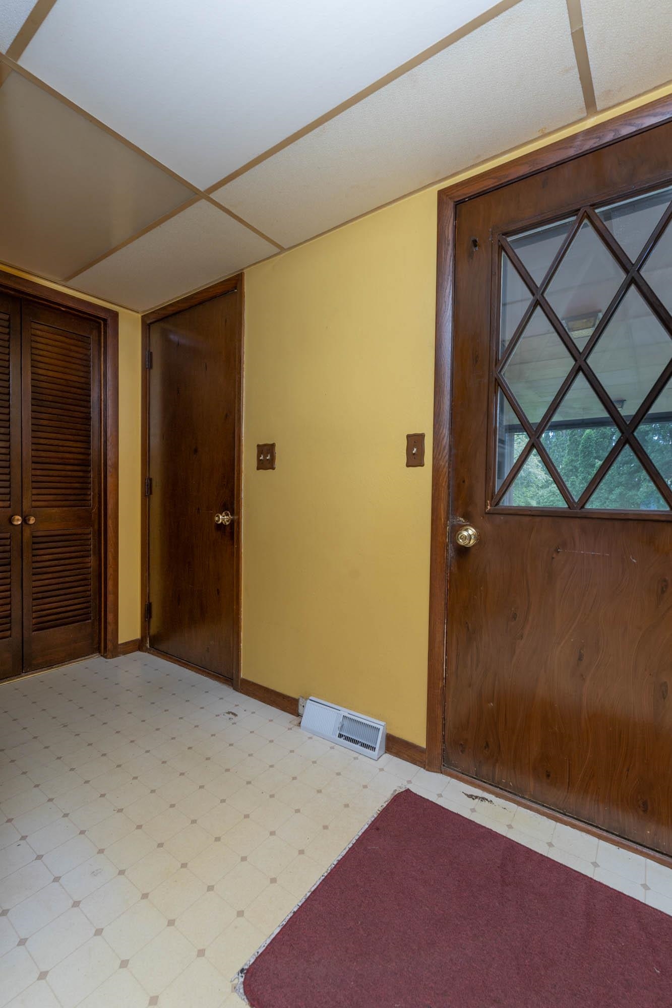 545 Baintree Road Lake Summerset, IL 61019 - Photo 12 of 28 an empty room with a door