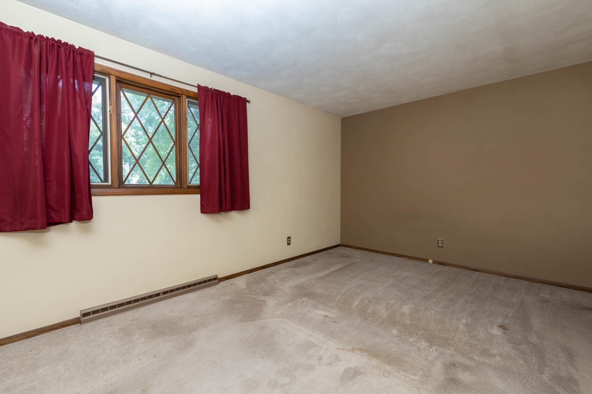 545 Baintree Road Lake Summerset, IL 61019 - Photo 13 of 28 a view of a window in a room