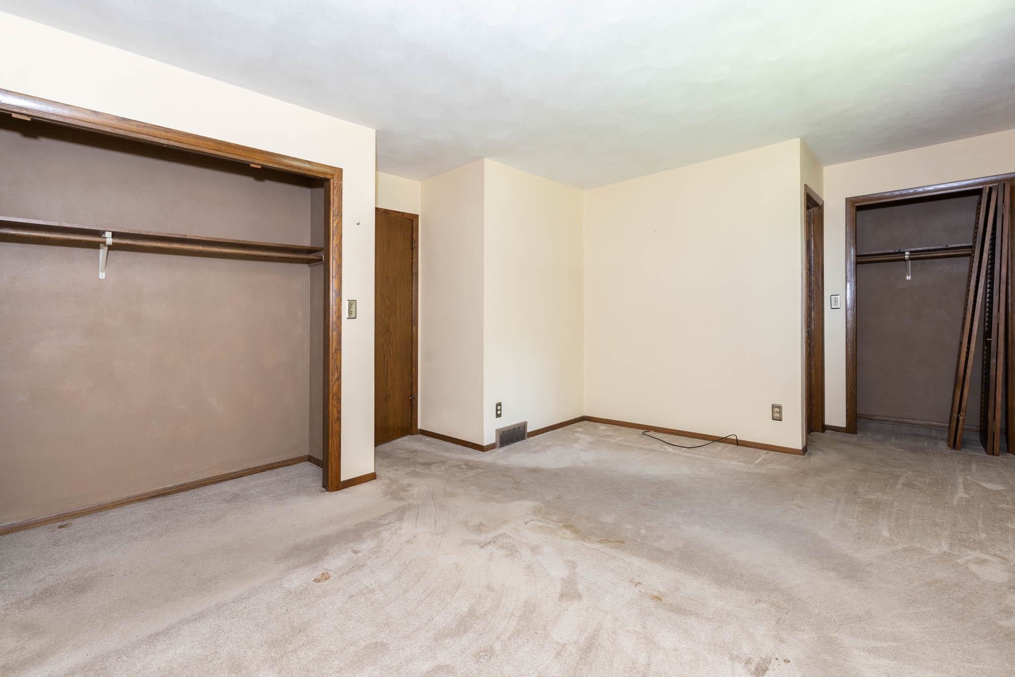 545 Baintree Road Lake Summerset, IL 61019 - Photo 14 of 28 an empty room with closet