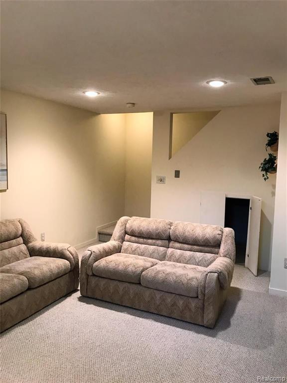 31176 Country Bluff Farmington Hills, MI 48331 - Photo 11 of 14