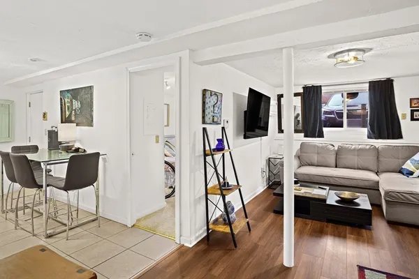$1,950 | 243 Lake Street, Unit 1, Waltham, MA 02451
