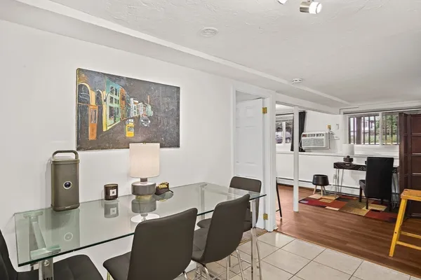 $1,950 | 243 Lake Street, Unit 1, Waltham, MA 02451