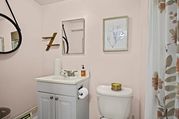 $1,950 | 243 Lake Street, Unit 1, Waltham, MA 02451