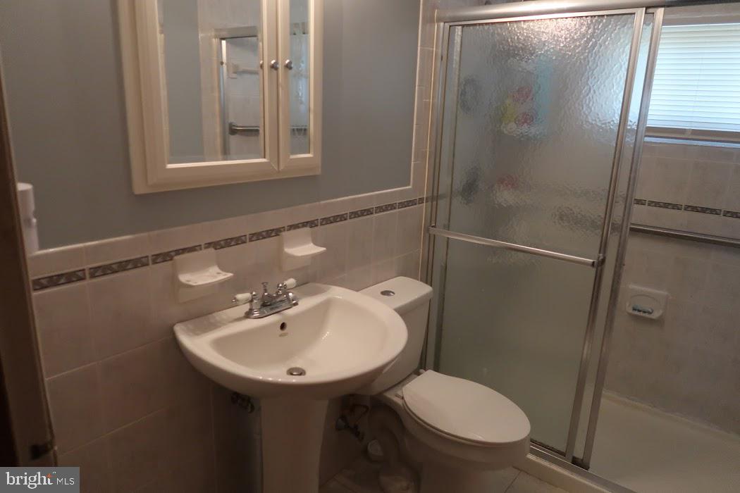 220 Chelsea Road Fairless Hills, PA 19030 - Photo 21 of 21 Bathroom