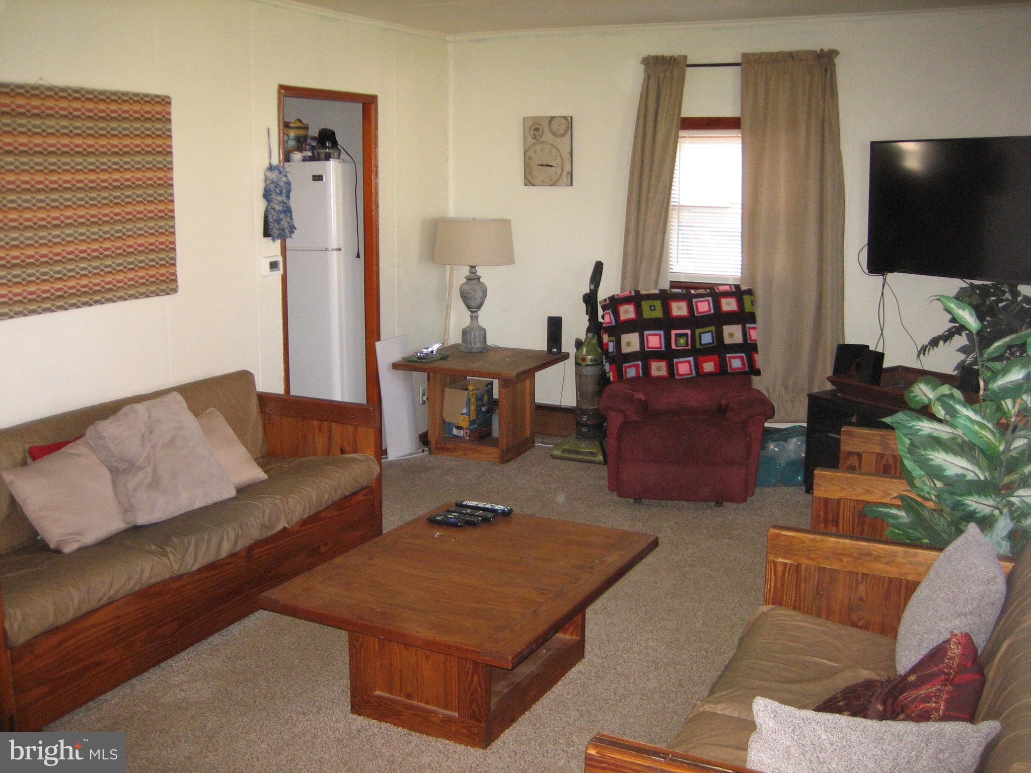 220 Chelsea Road Fairless Hills, PA 19030 - Photo 5 of 21 Living Room